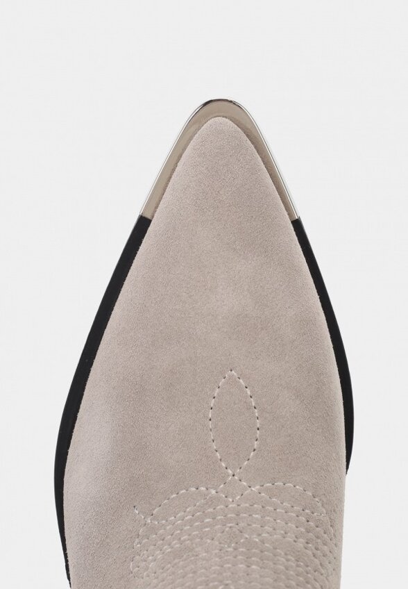 Полусапоги Araz