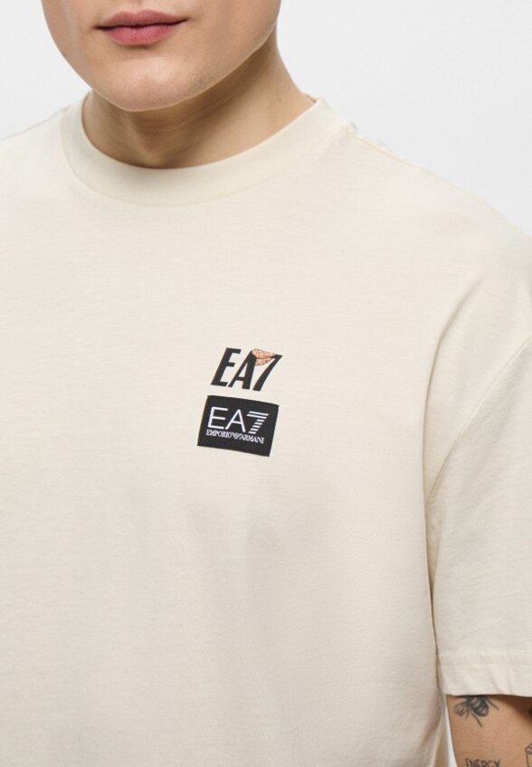 Футболка EA7