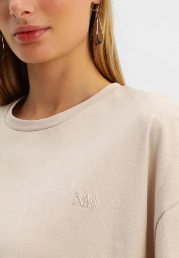 Футболка Nominee