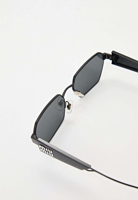 Очки солнцезащитные Miu Miu