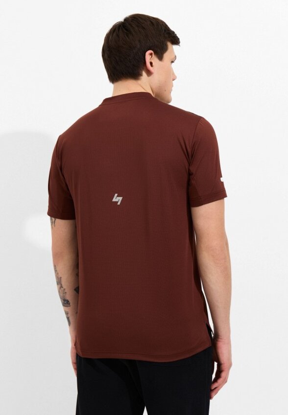 Футболка спортивная EA7