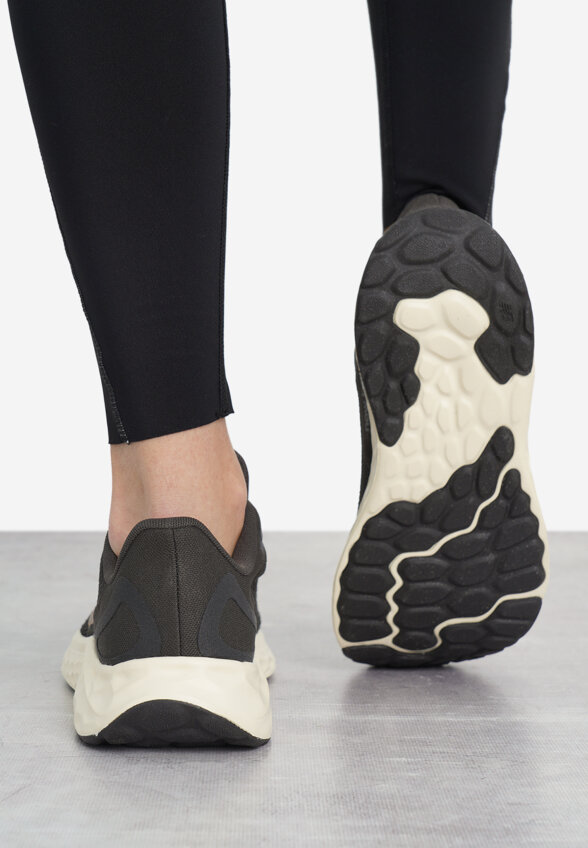 Кроссовки женские New Balance Arishi, Черный
