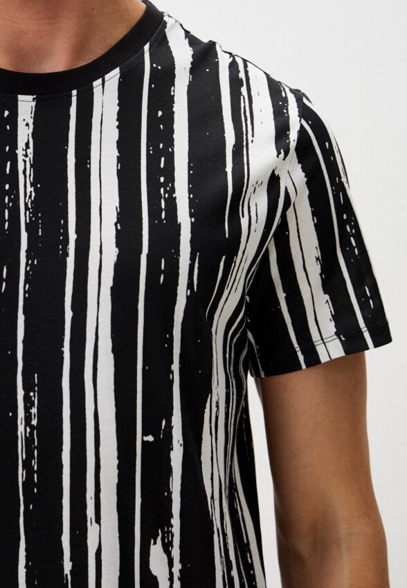 Футболка Colin's