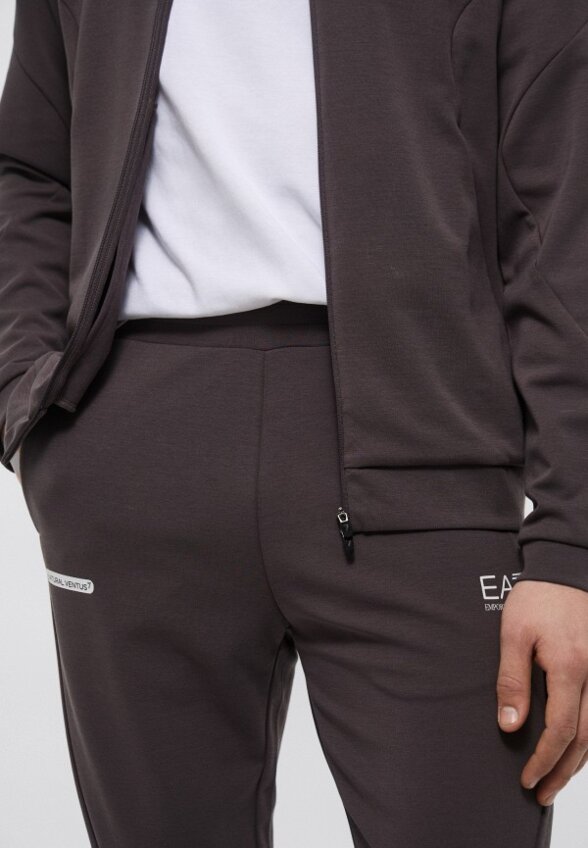 Костюм спортивный EA7