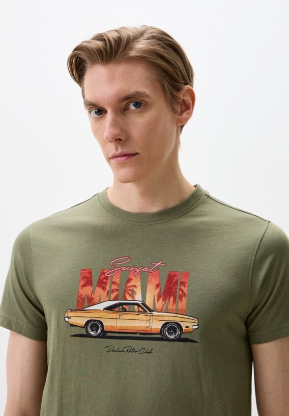 Футболка Deeluxe