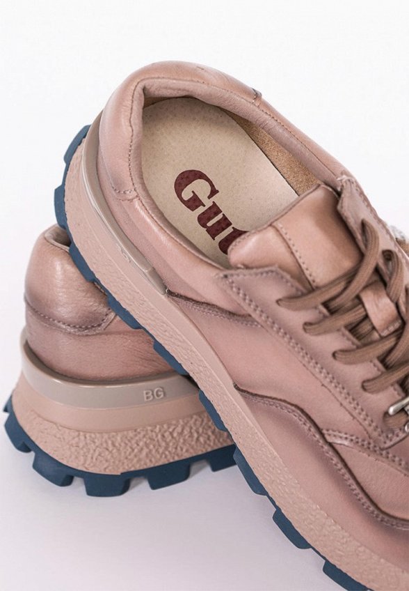 Кроссовки Gut