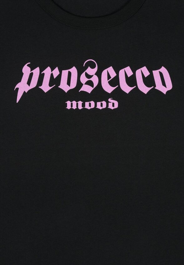 Футболка Апрель