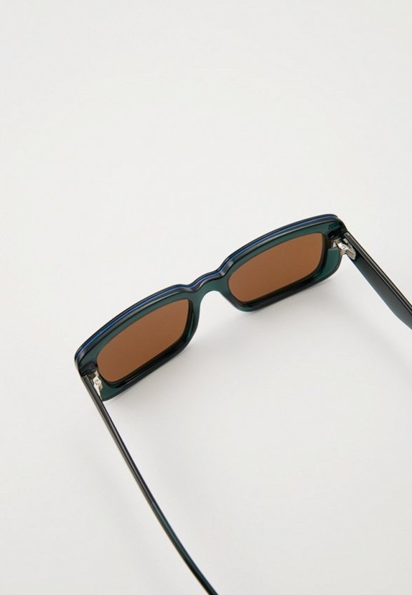 Очки солнцезащитные Karl Lagerfeld