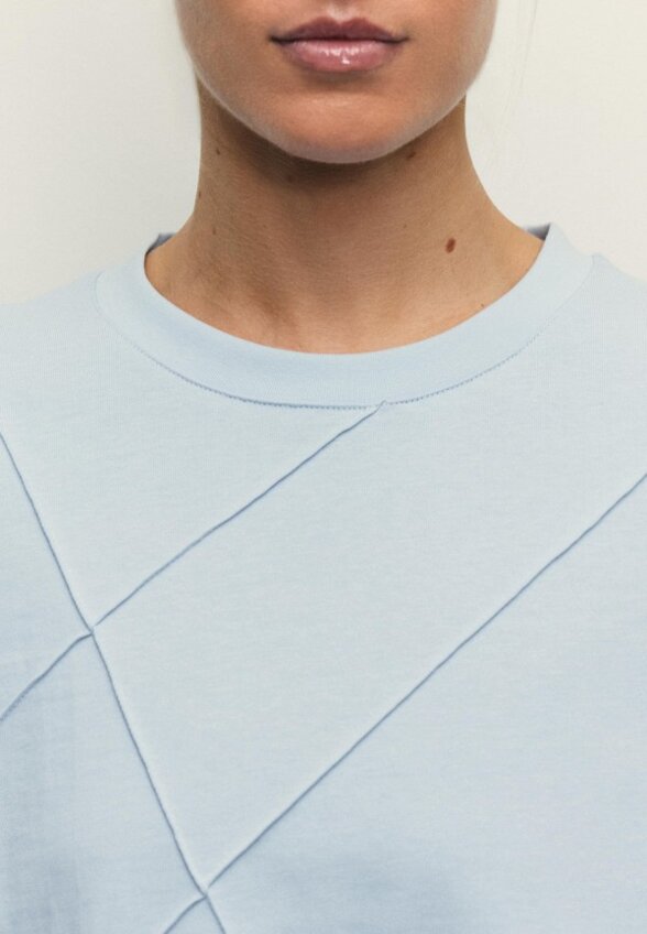 Футболка Zarina