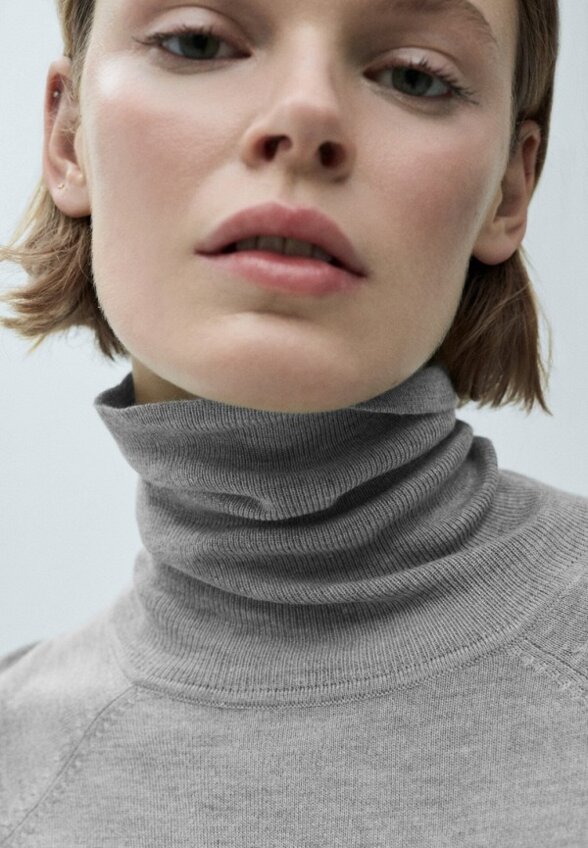 Водолазка Mango