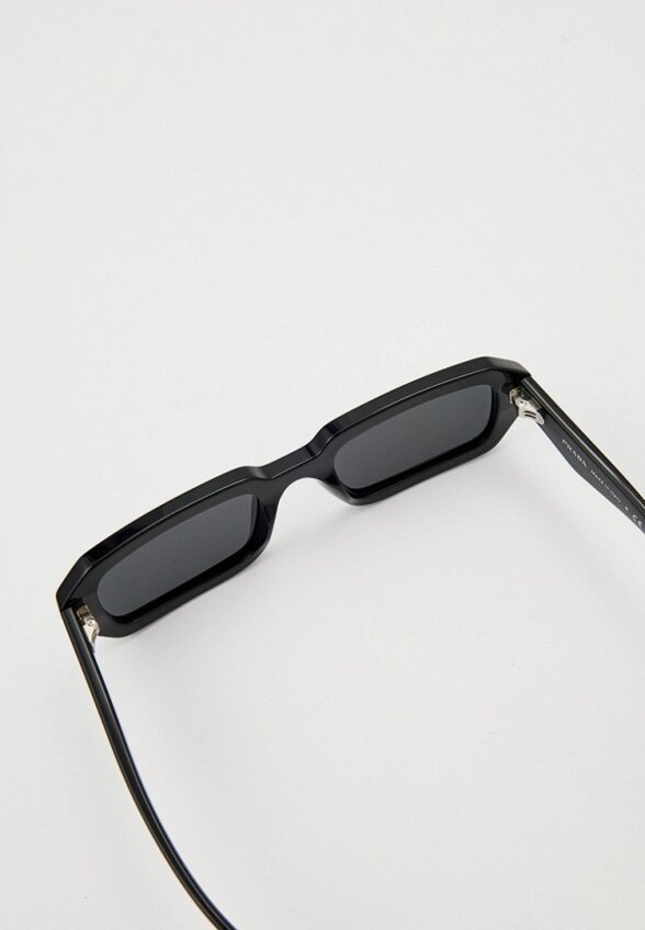 Очки солнцезащитные Prada