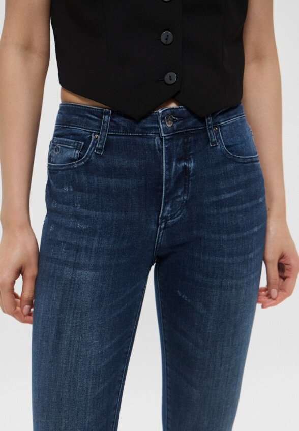 Джинсы Armani Exchange