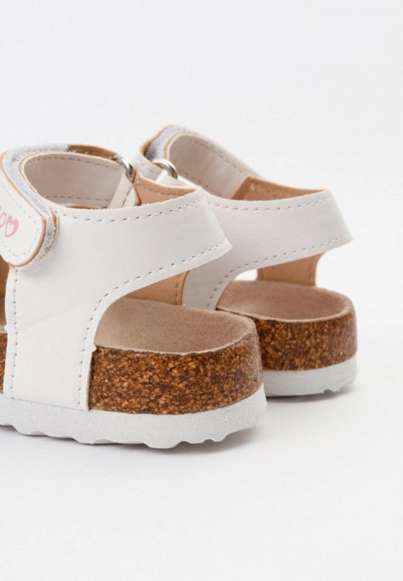 Сандалии Tikkago