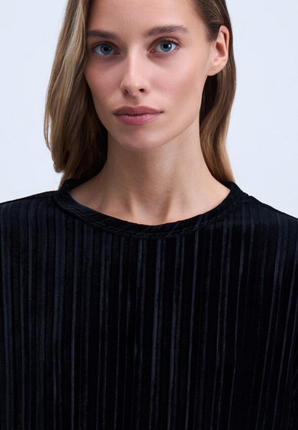 Футболка Zarina