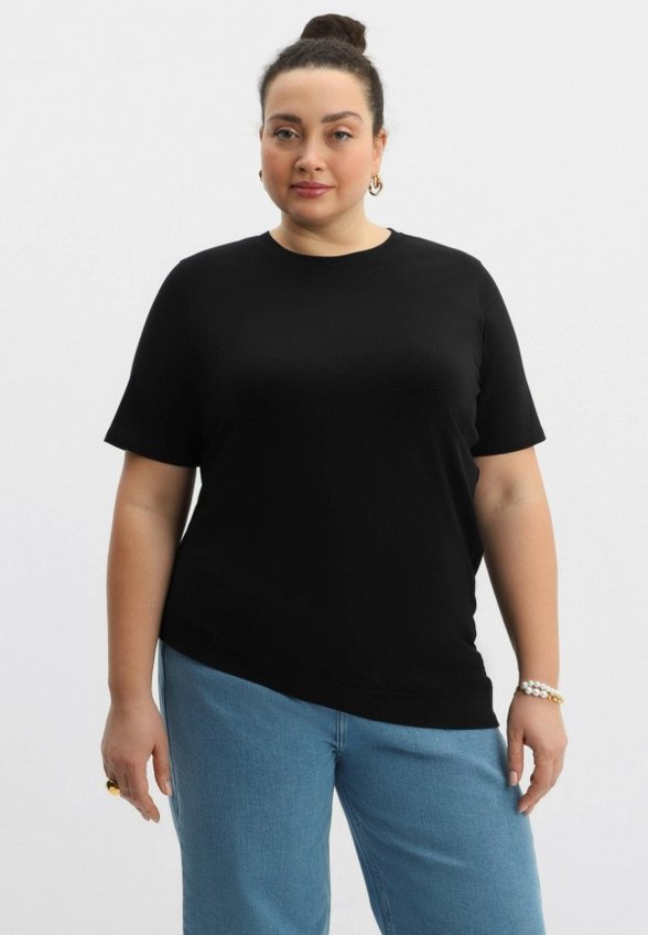 Футболка Nominee