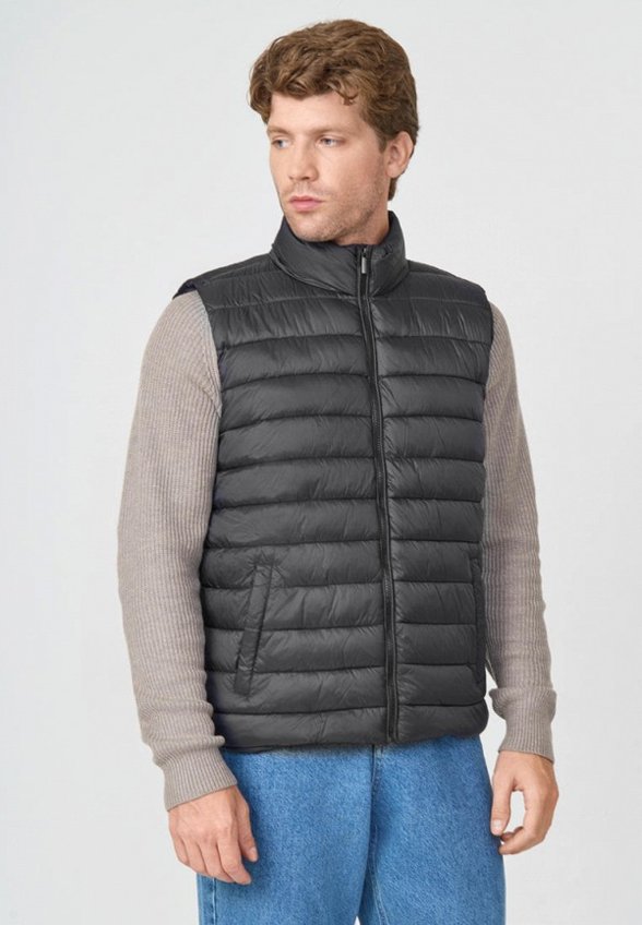 Жилет утепленный Baon