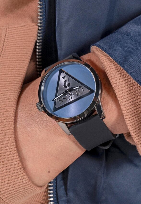 Часы Guess