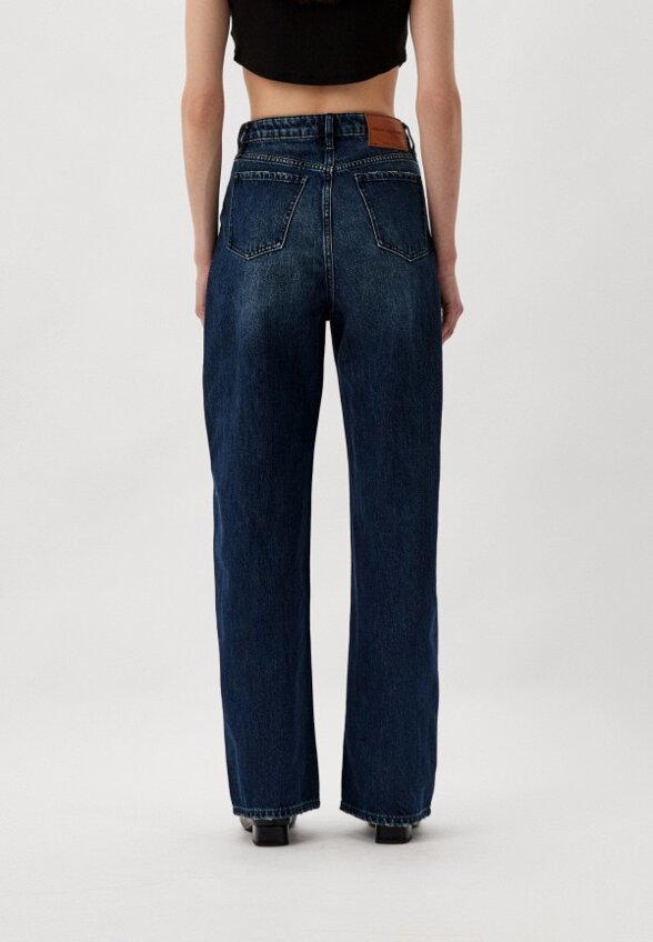 Джинсы Armani Exchange