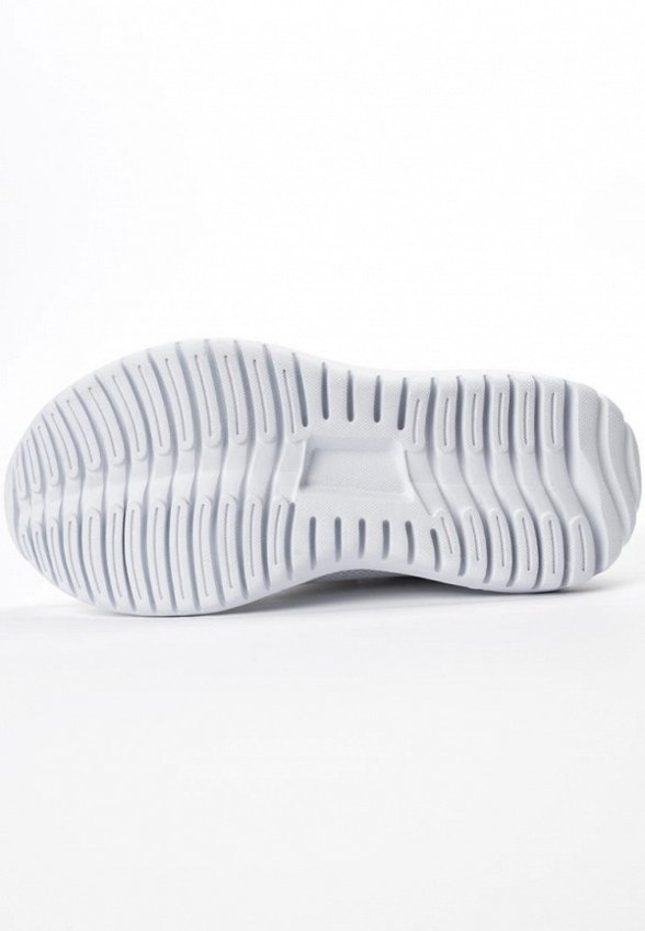 Кроссовки Tikkago