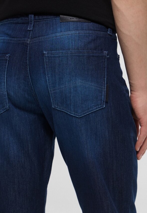 Джинсы Armani Exchange