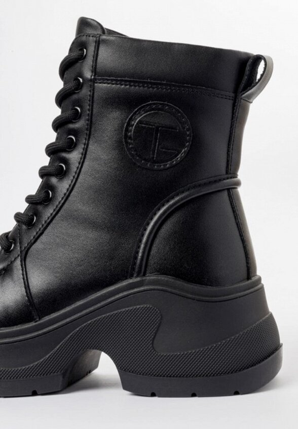 Ботинки Tikkago