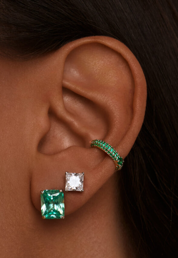 Cеребряные квадратные серьги-гвоздики с фианитом 6 мм MIE