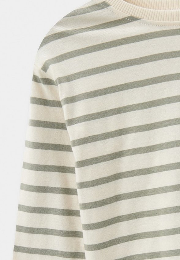 Лонгслив Sela