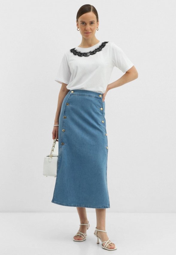 Футболка Lilly Bennet