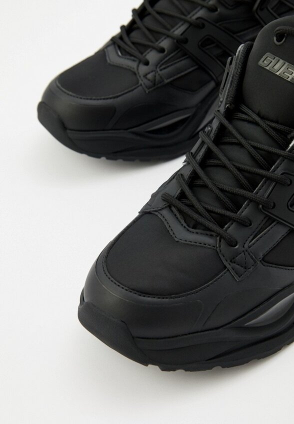 Кроссовки Guess