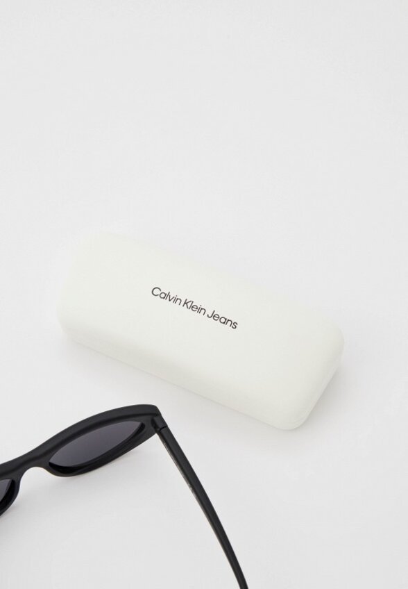 Очки солнцезащитные Calvin Klein Jeans