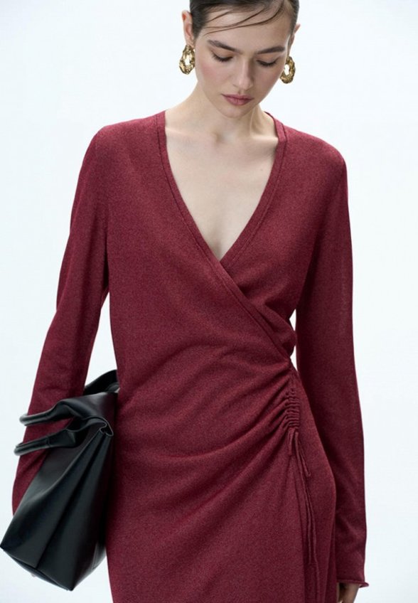 Платье Brusnika