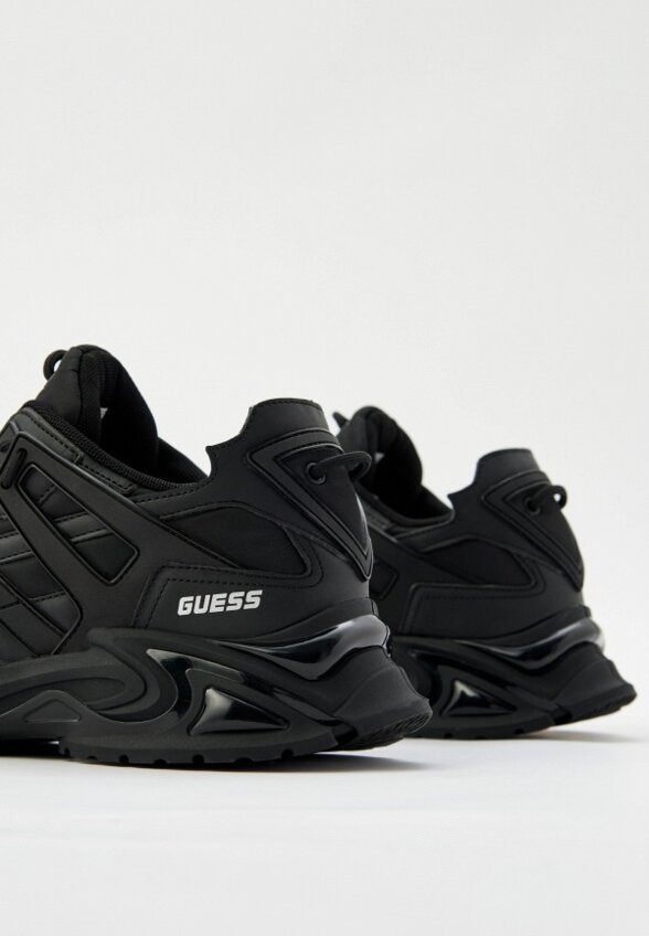 Кроссовки Guess
