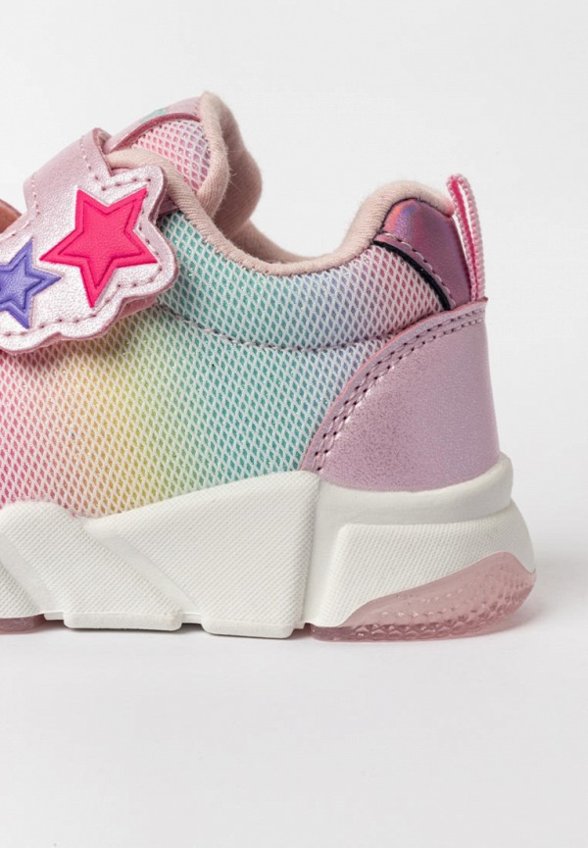 Кроссовки Tikkago