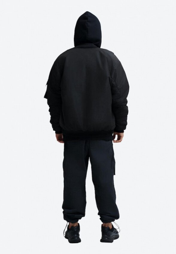 Куртка утепленная Levitacia