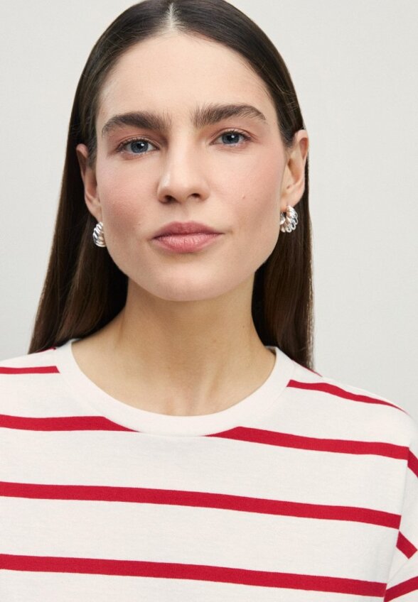 Футболка Zarina