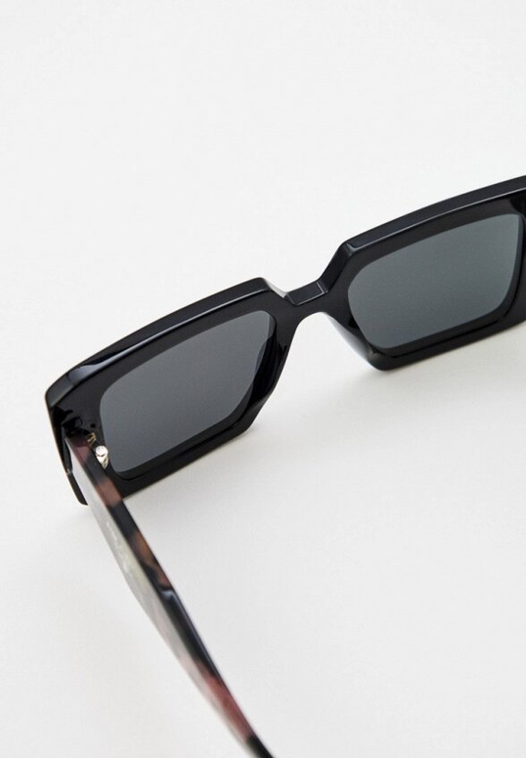 Очки солнцезащитные Prada