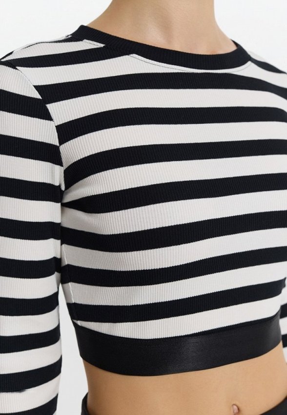 Лонгслив Love Republic