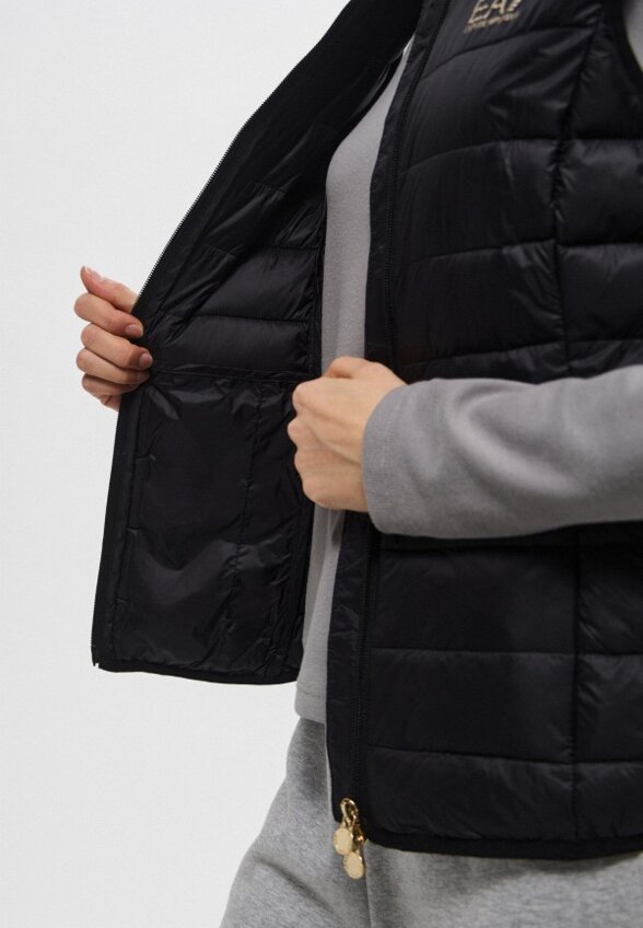 Жилет утепленный EA7