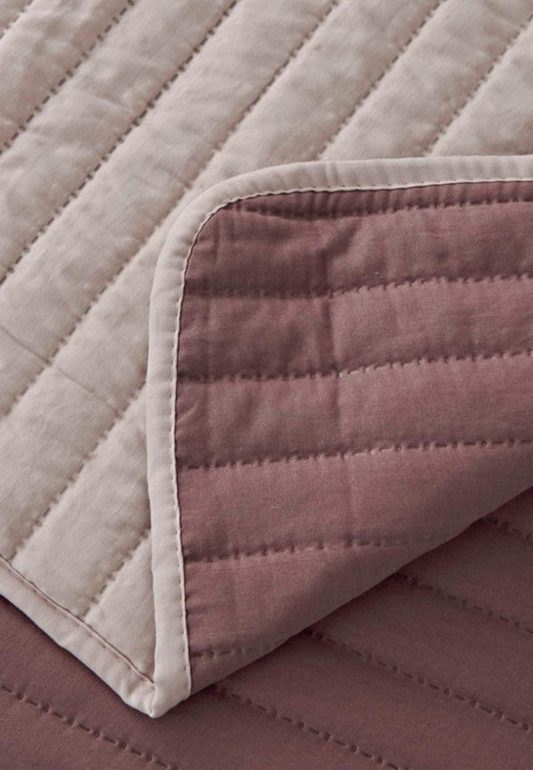 Комплект с покрывалом Sofi De Marko