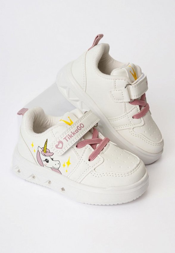 Кроссовки Tikkago