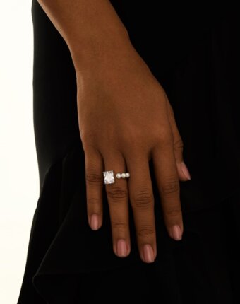 Серебряное кольцо СИЦИЛИЯ с жемчугом и крупным белым фианитом MIE женщинам