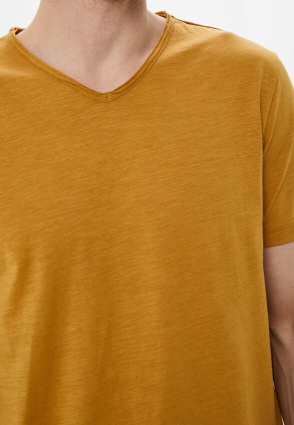 Футболка Colin's