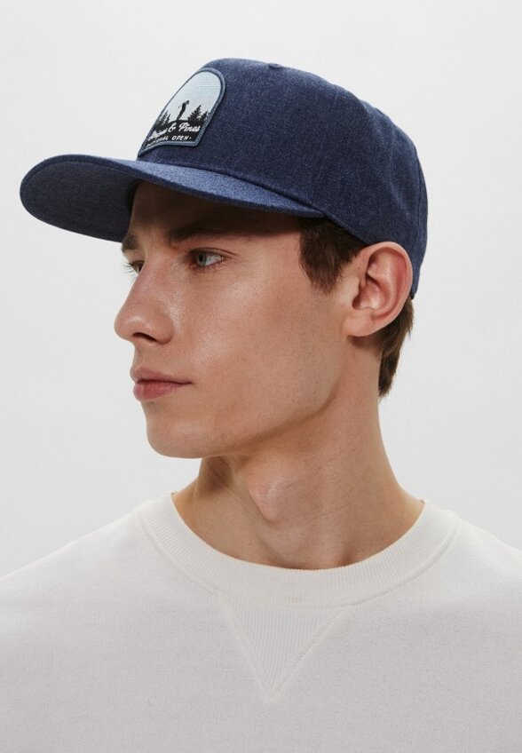 Бейсболка adidas