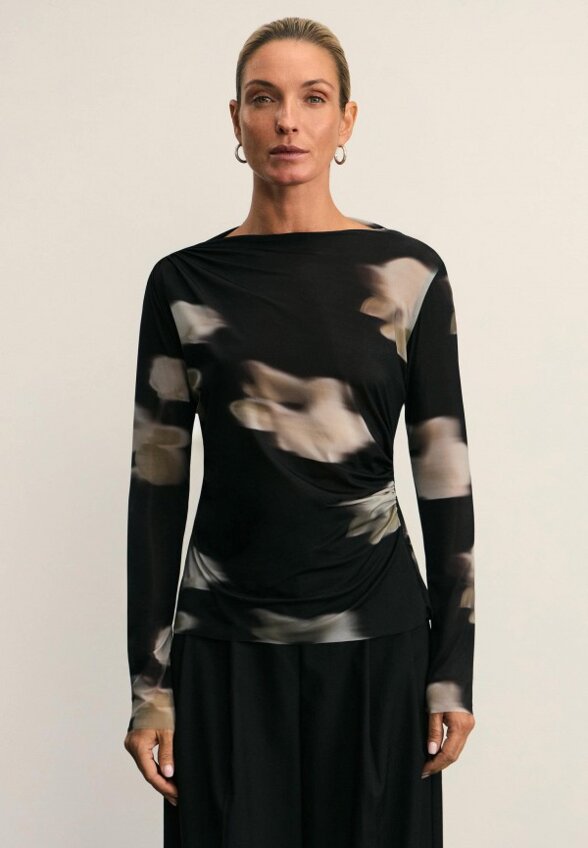 Лонгслив Zarina