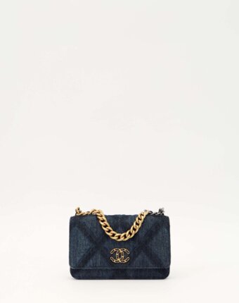 Chanel 19 женщинам