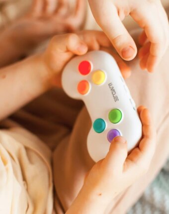 Музыкальная игрушка LUMICUBE "PLAYME" детям