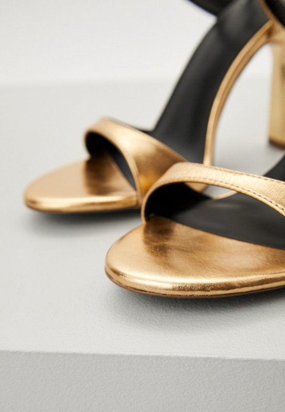 Босоножки Patrizia Pepe