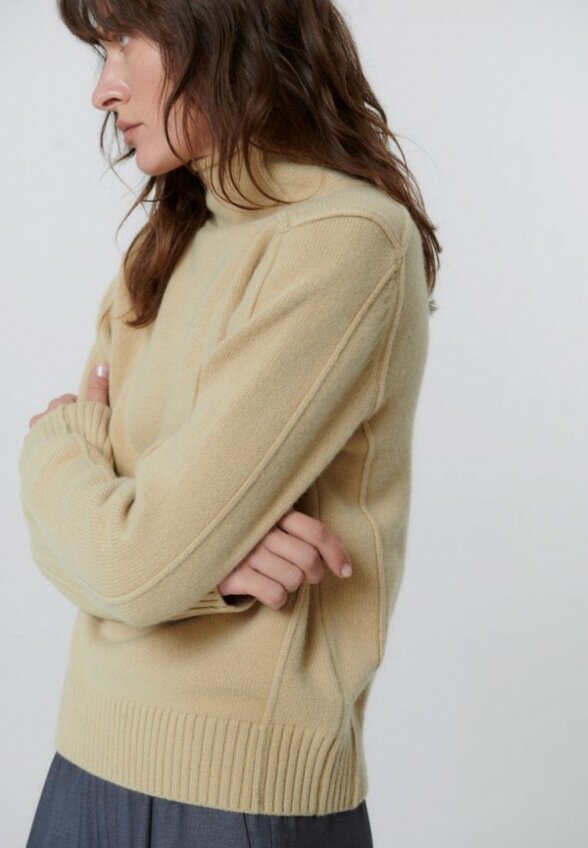 Свитер Daisyknit