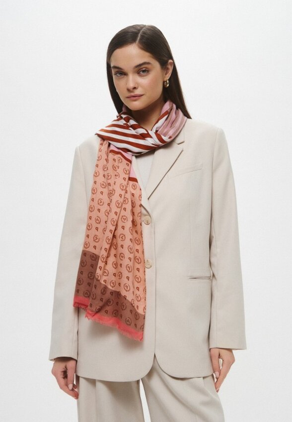 Палантин Pollini