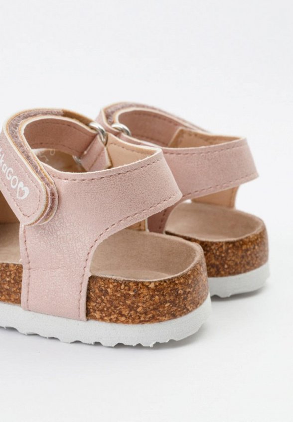 Сандалии Tikkago